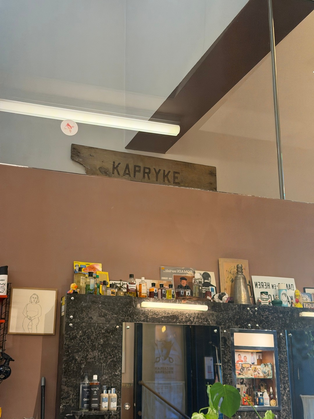 For main local energy in Gent you don't rush a good cut in kaprijke. coffee first. chokotoff second. been going here… (5 of 5)