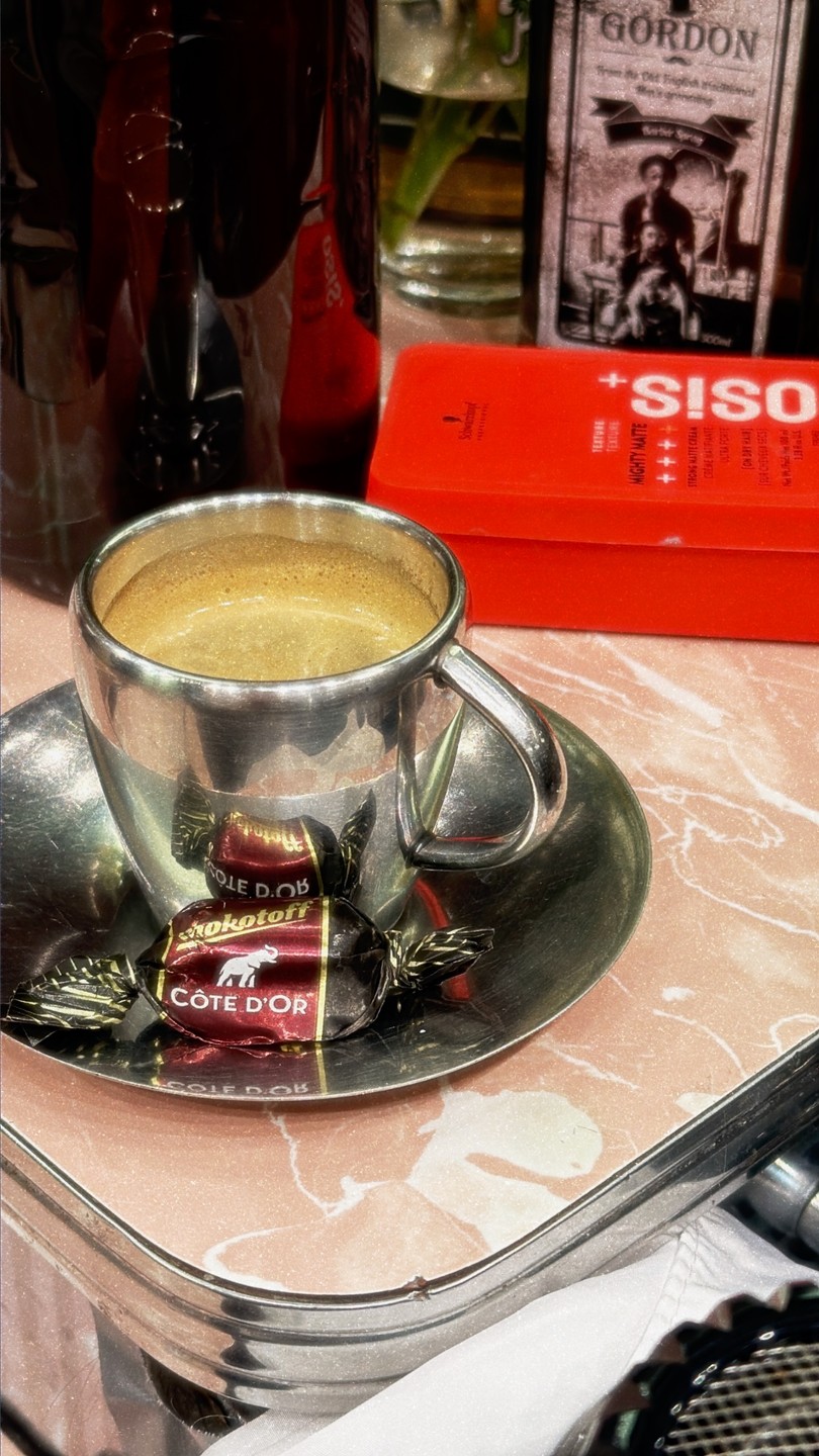 For main local energy in Gent you don't rush a good cut in kaprijke. coffee first. chokotoff second. been going here… (4 of 5)